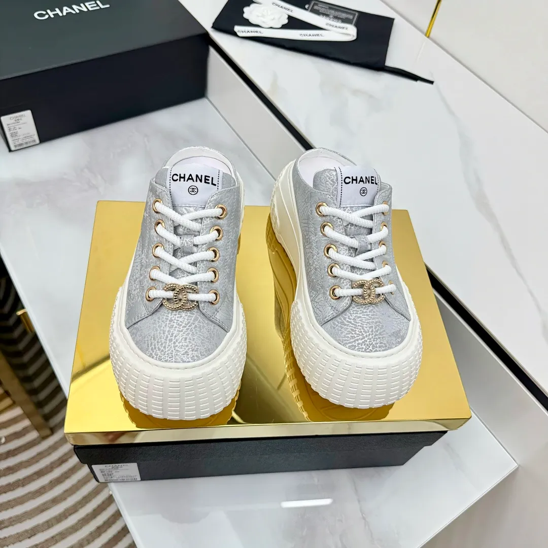 👟👟Ex-factory price 620👟👟 Chanel bread shoes ~ original calfskin panda shoes Chanel 25C latest hot style panda black and white sports shoes casual sneakers Xiaoxiang hot item classic black and white panda color coco girls must pay Fabric: original custom mixed sheepskin lining: original imported breathable mesh lining outsole: Original molded rubber + TPU combination Size: Women's 35-41 👉 👉 👉